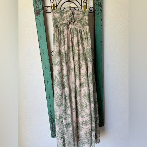 Aakaa Elegant Green Halter Maxi Dress. Perfect for garden wedding. - Picture 5 of 12